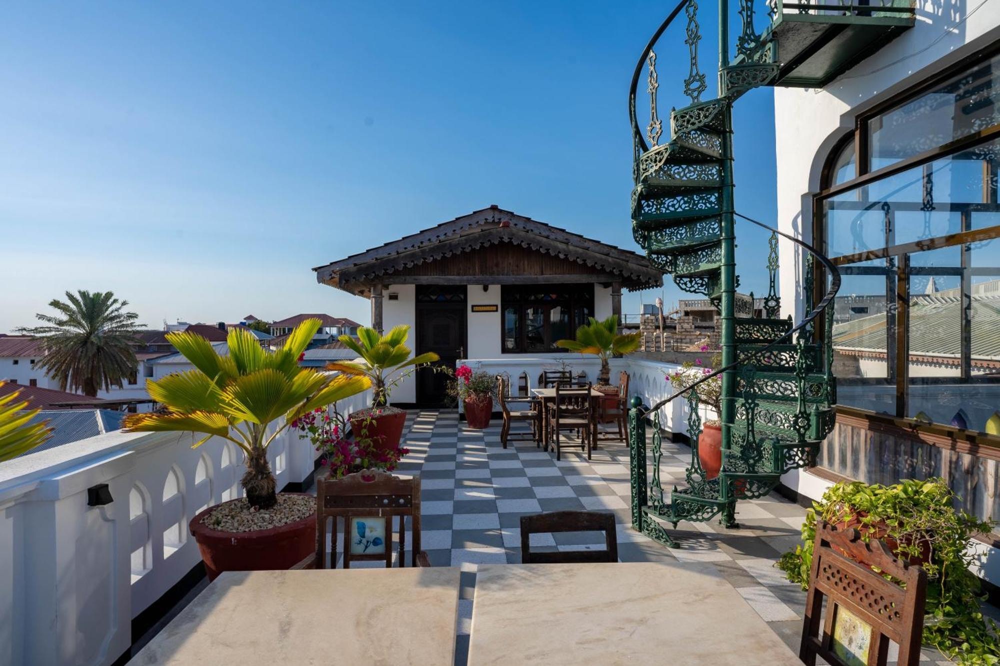 Dhow Palace Hotel – Bild 4