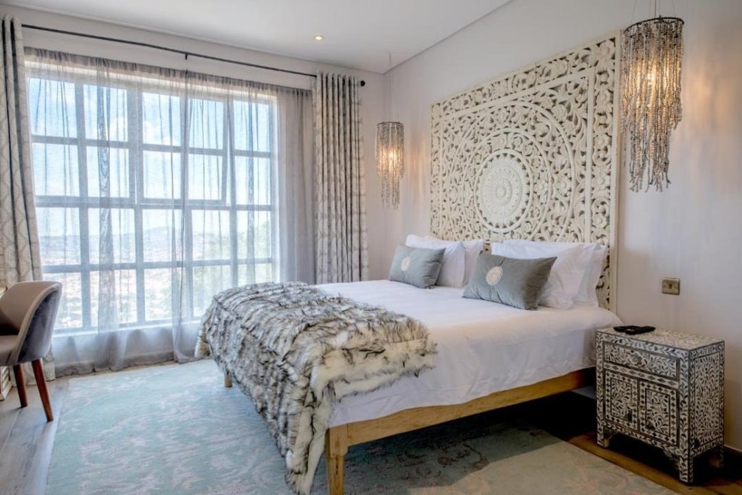 Latitude 0° Hotel – Bild 1