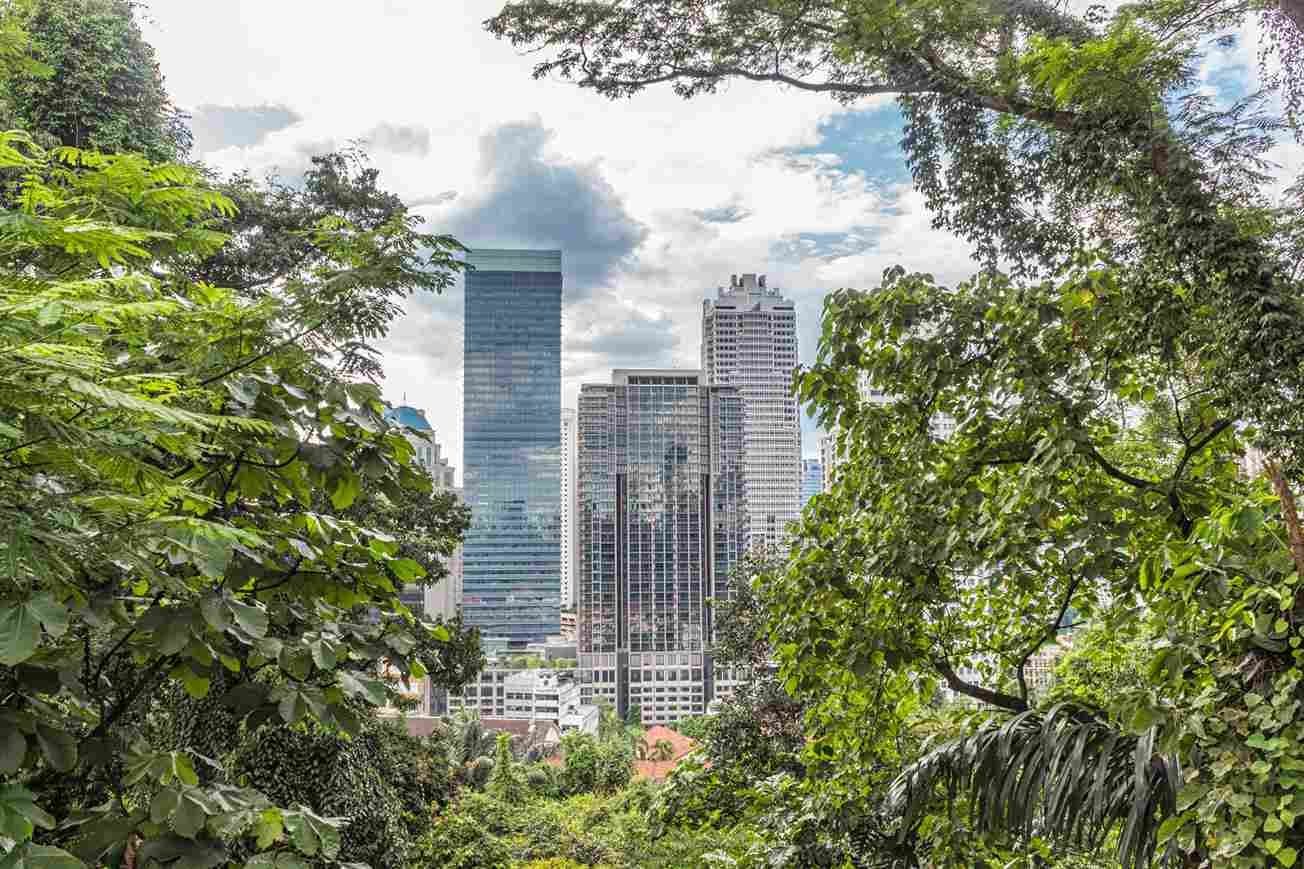 Skyline von Nairobi, der Hauptstadt Kenias, im Abendlicht