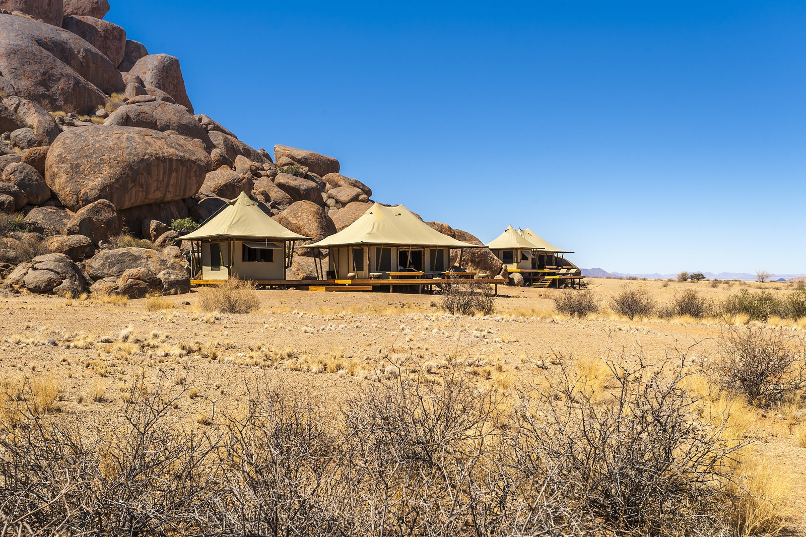Ankunft in Windhoek & Charterflug nach Sossusvlei