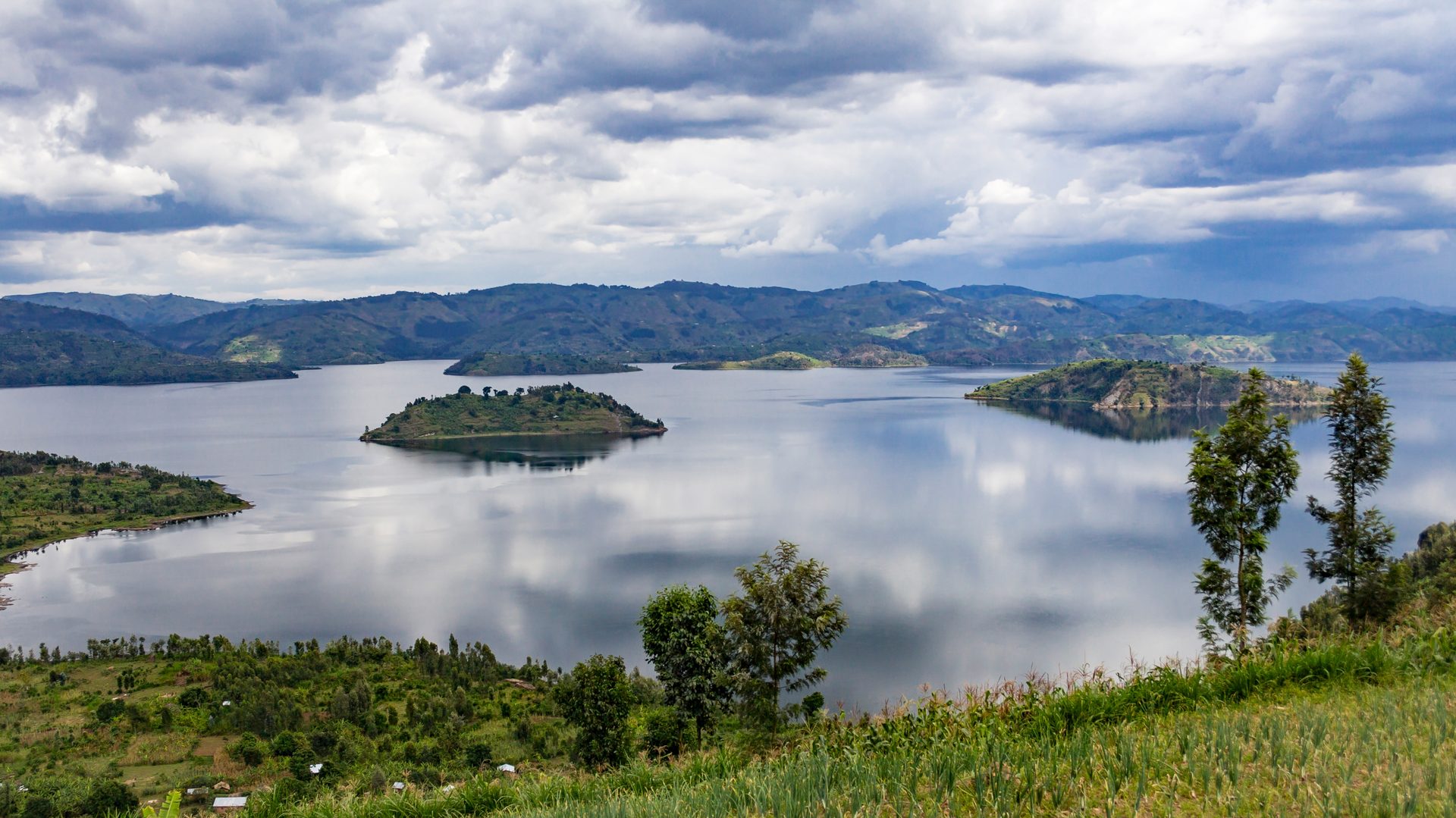 Lake Kivu Ruanda – malerischer Vulkansee auf der Panoramaroute zum Nyungwe Forest